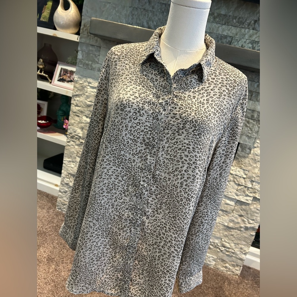 Banana Republic Gray Animal Print Shirt